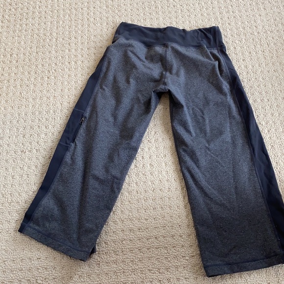 Lululemon Align cropped yoga pants - Picture 3 of 5
